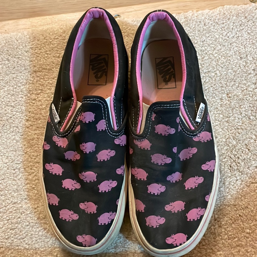 Black and pink hippo Limited edition vans